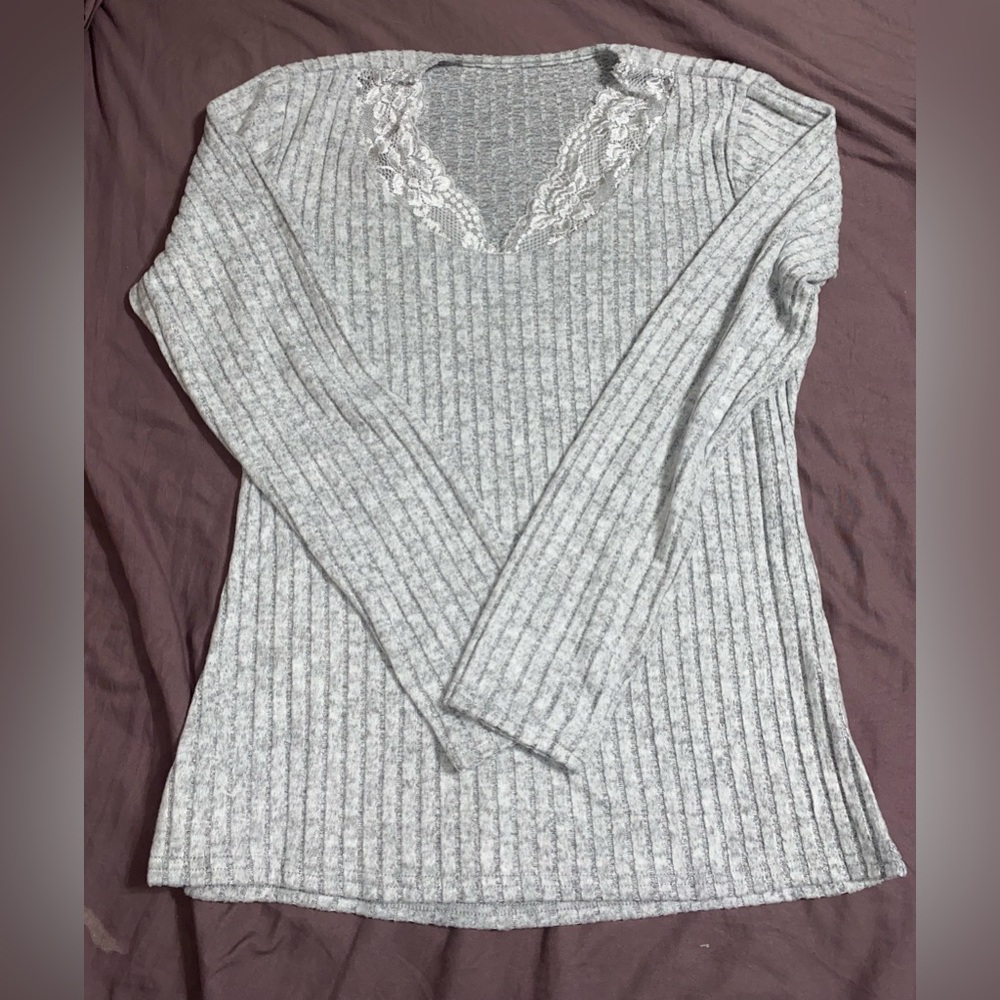 V Neck Lace Long Sleeve Top